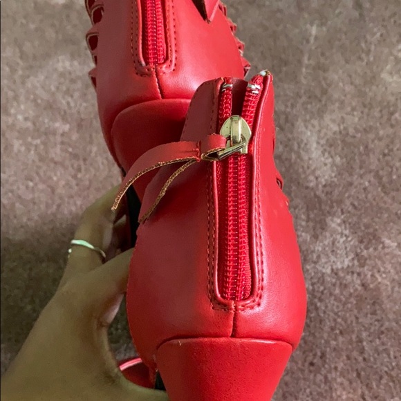 Red High Heels - Picture 4 of 4